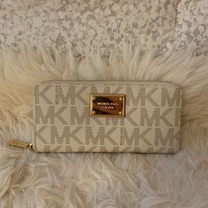 Michael Kors White Leather Monogram Wallet